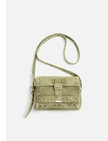 웨지드 데님 크로스 바디백 그린