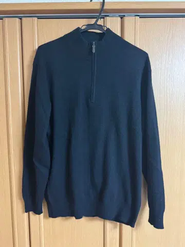 하프 지퍼 캐시미어 블랙 니트