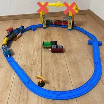 프라레일 토마스 파란색 레일, 기차만