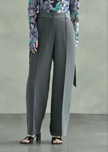 세미 와이드 핀턱 팬츠