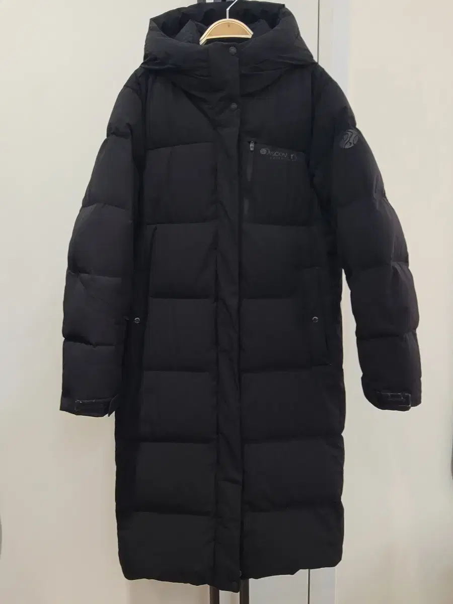 Discovery Expedition Goose Down Black Long Padding Size 95