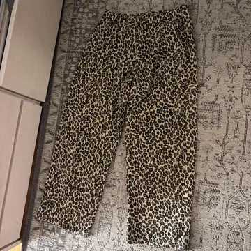 레오파드 무늬 와이드 팬츠 사이드 포켓 포함