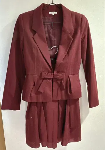 와인 레드 셋업 수트