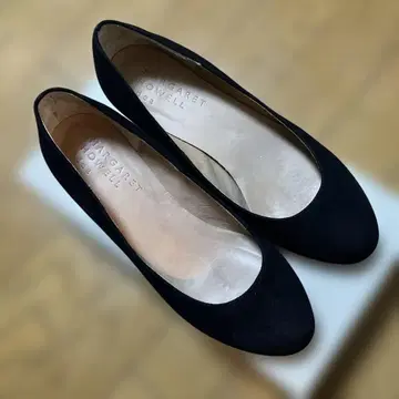 컨디션 최상 마가렛호웰 블랙 펌프스 23cm 비즈니스 관혼상제