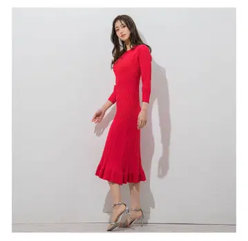 QUEENS COURT 퀸즈 코트 하이 트위스트 리브 니트 원피스 레드