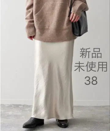 Spick & Span 새틴 플레어 스커트 38 내추럴 이에나