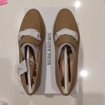 NATURAL BEAUTY BASIC 베이지 펌프스 M