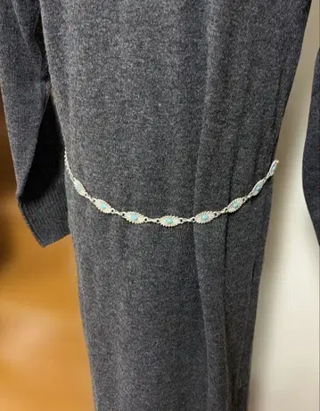 스타일리시! 겨울이니까, 터콰이즈! 꽃 모티브의 캐주얼 벨트