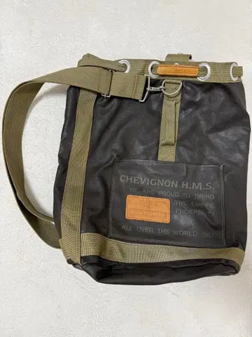 빈티지 CHEVIGNON H.M.S. 백팩 블랙/올리브