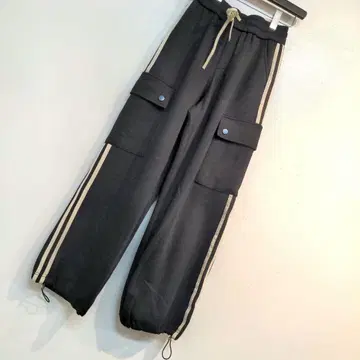 [ 새상품 ] 카고 팬츠 블랙 사이드 스트라이프