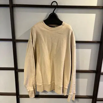 스터닝 루어 베이지 레귤러 맨투맨 사이즈 M