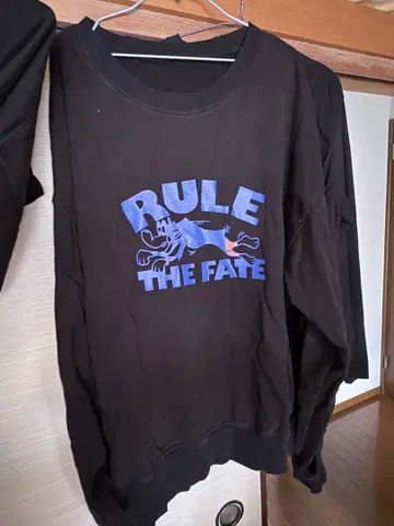 룰 더 페이트, 후드티, 트레이닝복 묶음 판매