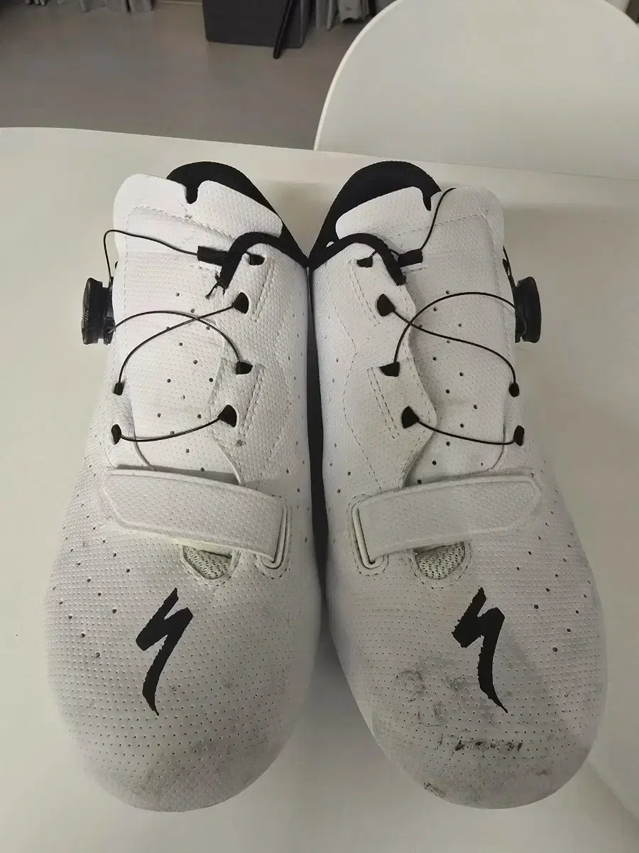 Specialized cycling shoes (43, 275)