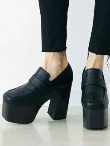 EMODA 볼륨 우드 로퍼 블랙 블랙 M 사이즈