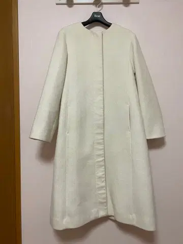 CHERIED 아이보리 롱 코트