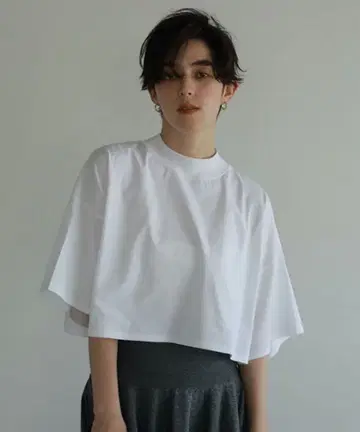 ETRE TOKYO 크롭 모크넥 Tee 새상품