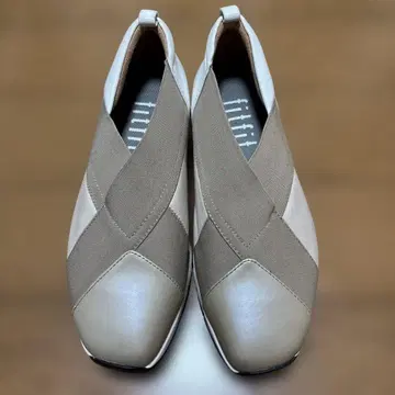 거의 새상품! fitfit 크로스 인 스텝 스니커즈 베이지 23.5cm