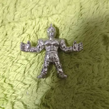 은색 근육 피규어 캡슐 토이