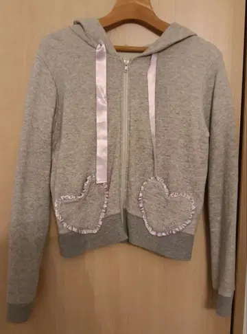 MILK 하트형 포켓 후드티 그레이