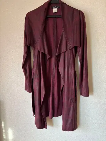 와인 레드 가죽 코트