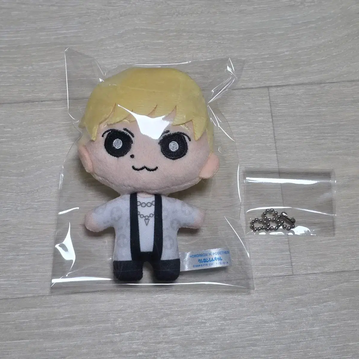 txt soobin Crayon Shin-chan collaboration Japan doll