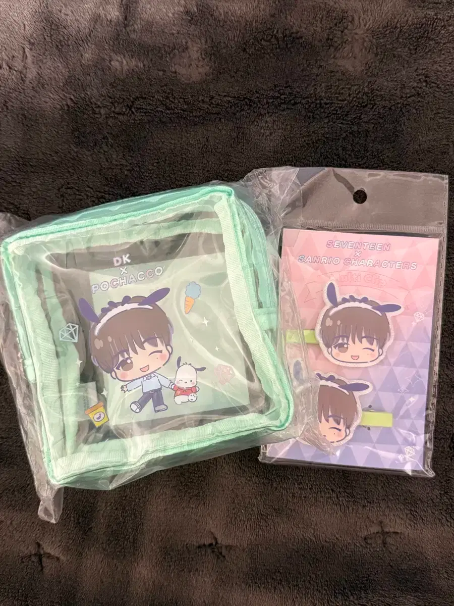 Seventeen Sanrio DK pouch & hairpin
