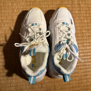 유리 콜라보 스니커즈 FILA 스포츠 슈즈 화이트/블루 23cm