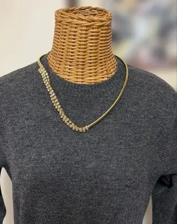 호화롭고 개성 넘치는! 골드 크리스탈 목걸이