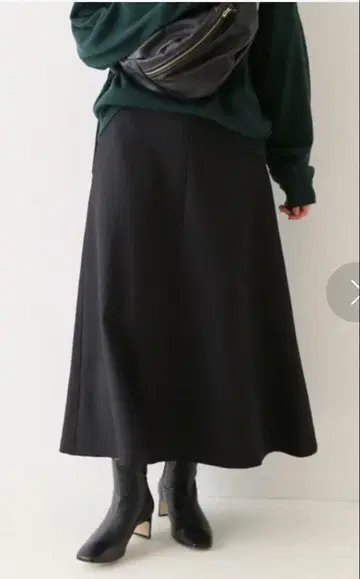 프레임워크 블랙 A라인 스커트