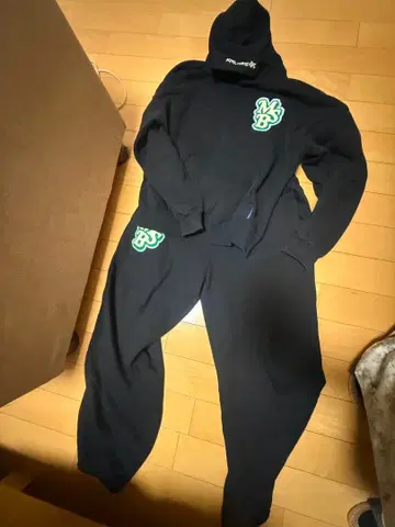 블랙 후드 부착 맨투맨 세트