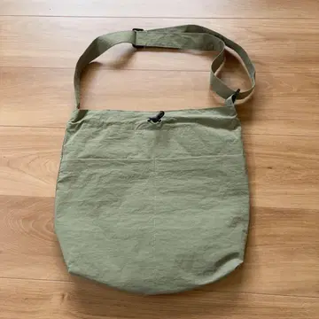 [ SALE ] 올리브 그린 숄더백 미사용 새상품