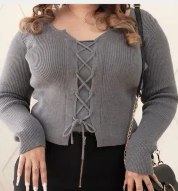 라무짱 콜라보 그레이 긴팔 니트