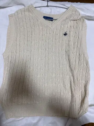 크림색 케이블 짜임 니트 베스트 M
