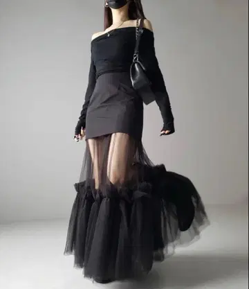 새상품급 시어 도킹 볼륨 레이어드 샤샤 스커트 S 블랙
