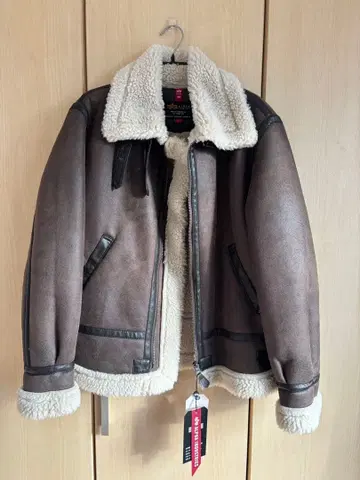 미사용 새상품 SHIPS any ALPHA 페이크 무스탕 자켓