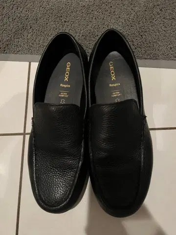 GEOX Respira 블랙 슬립온