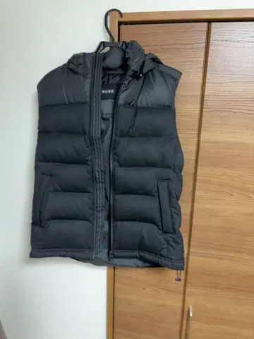 플라스테 블랙 후드 부착 다운 베스트 LL 사이즈