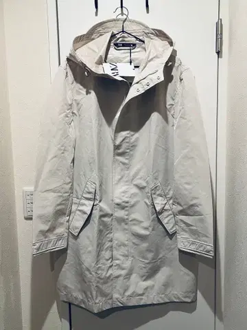 새상품 ZARA 테크 모즈 코트