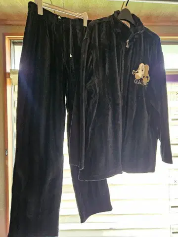 GALFY 블랙 벨로아 셋업