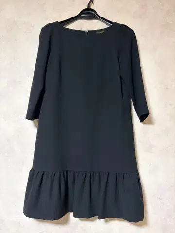 밑단 프릴 원피스