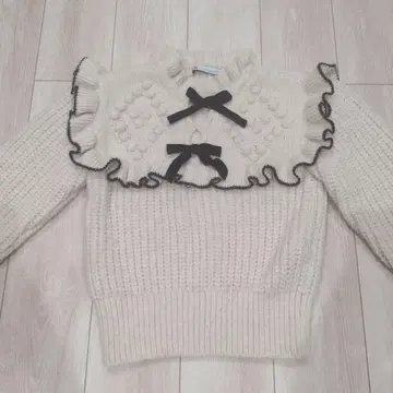 ZARA 니트 리본 상의 가격 인하 중