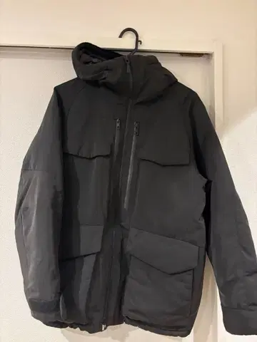 White Mountaineering 블랙 다운 자켓