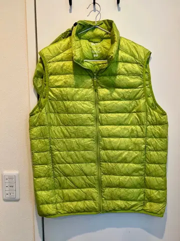 새상품급 유니클로 울트라 라이트 다운 베스트 SPRZ NY 레어