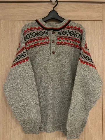 페어아일 패턴 그레이 긴팔 니트 스웨터