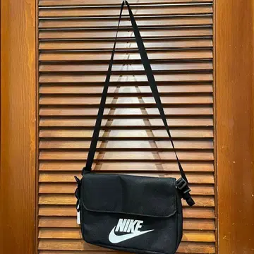 나이키 미니 숄더 CW9300-010 블랙