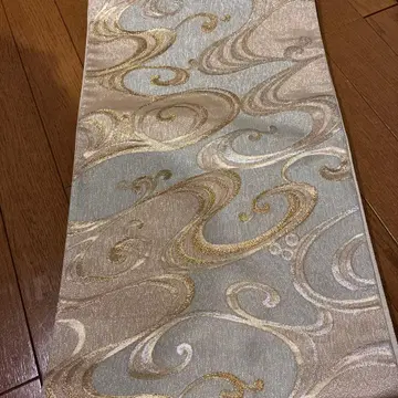 그레이와 골드의 물결 무늬 후쿠로 오비