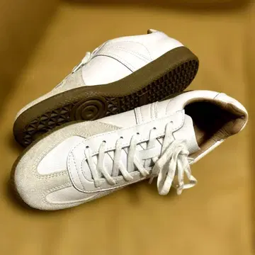 T R A INE R (저먼 트레이너 23.5cm 여성용