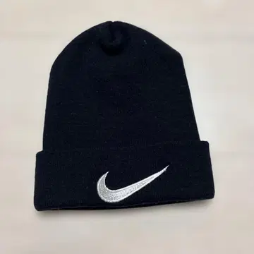 NIKE 90s 빅 스우시 양면 로고 비니