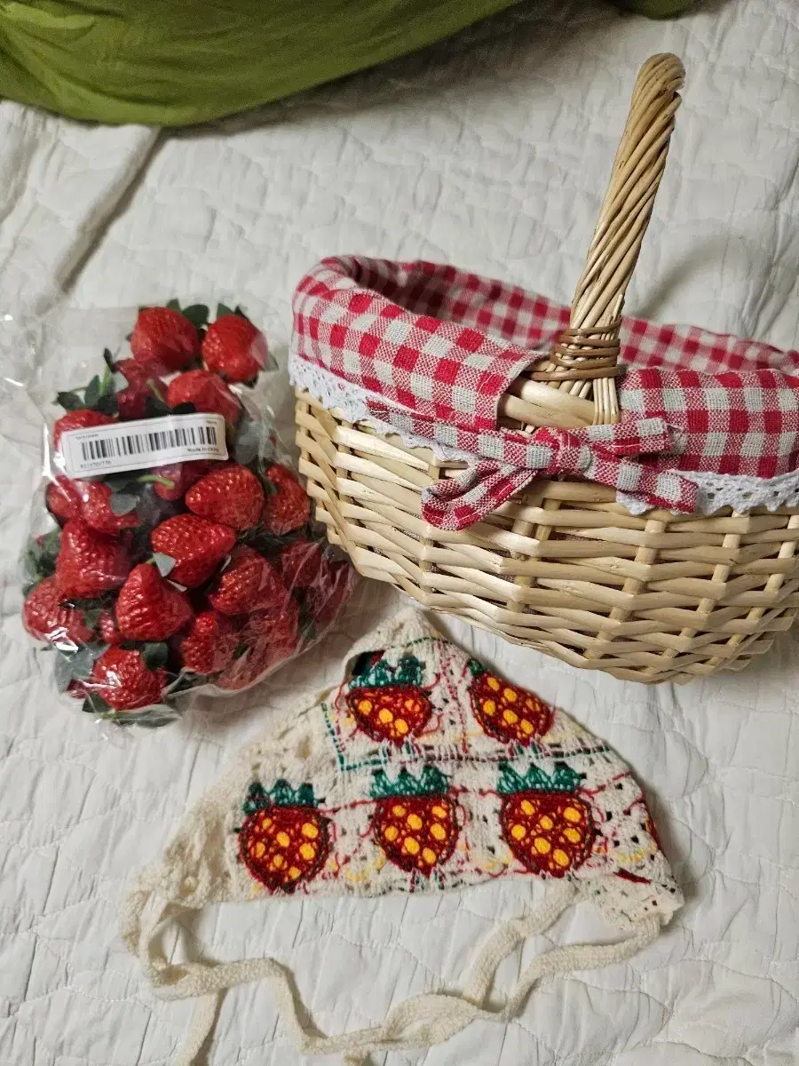 Idol fansign item strawberry set bulk