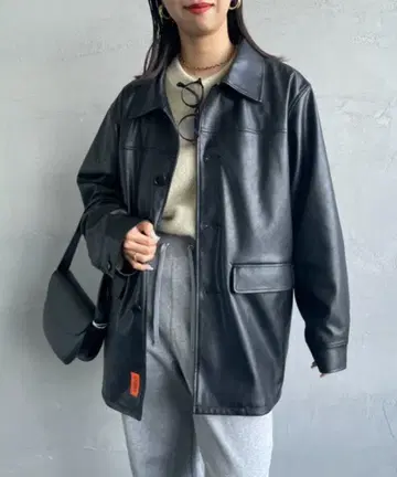 UNIVERSAL OVERALL 블랙 가죽 셔츠 자켓